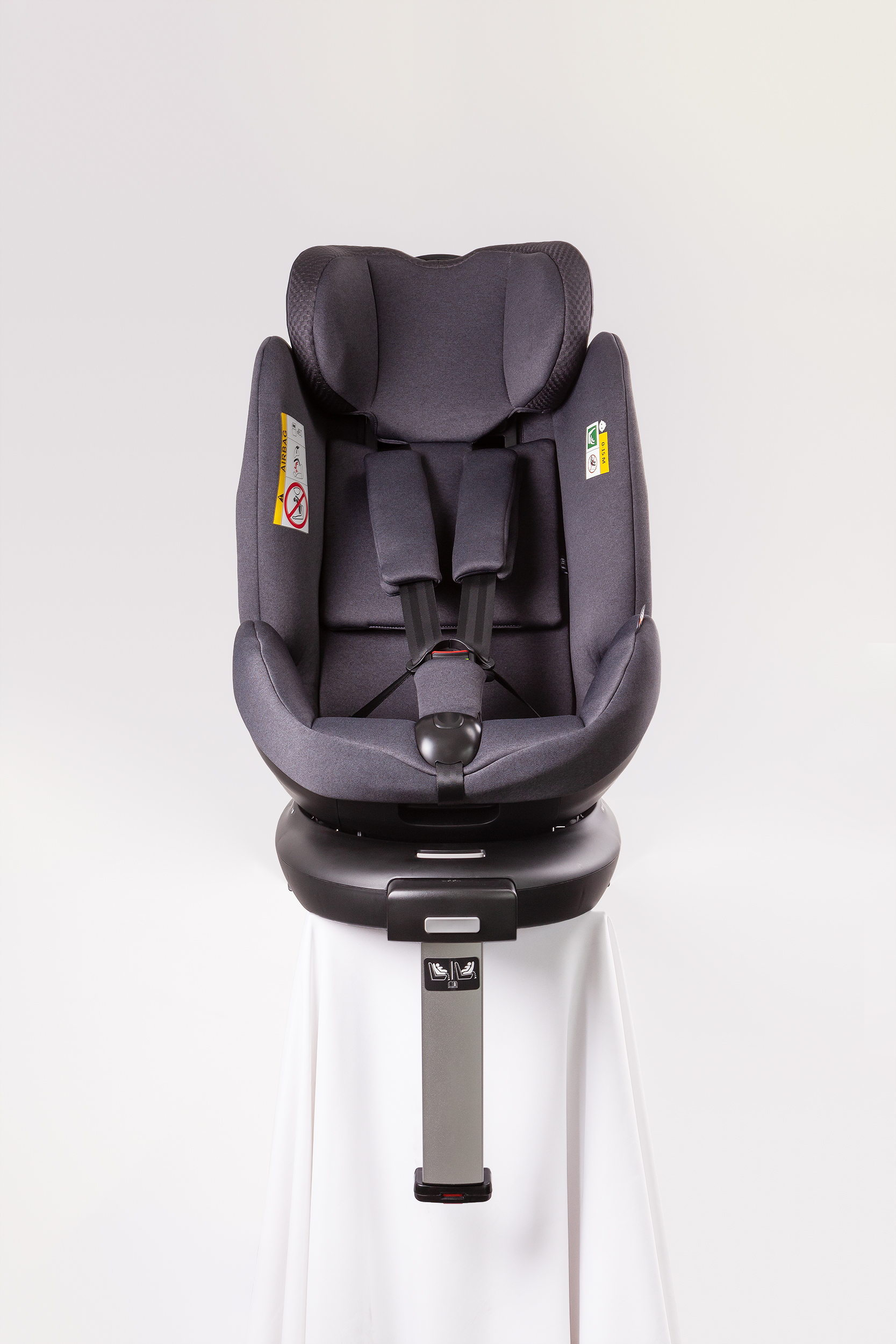Brauner, um 360 Grad drehbarer Kinderautositz für 1-Jährige